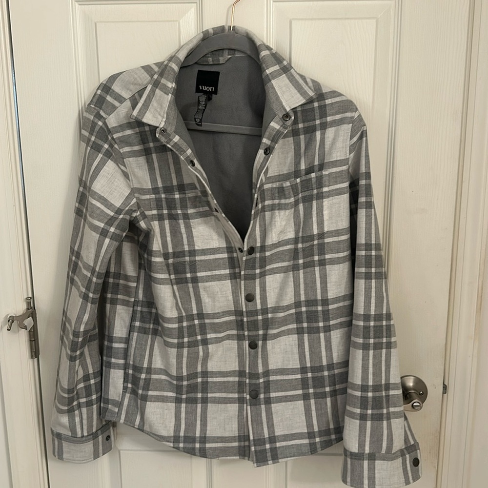 Vuori Shirt Jacket, Size Small